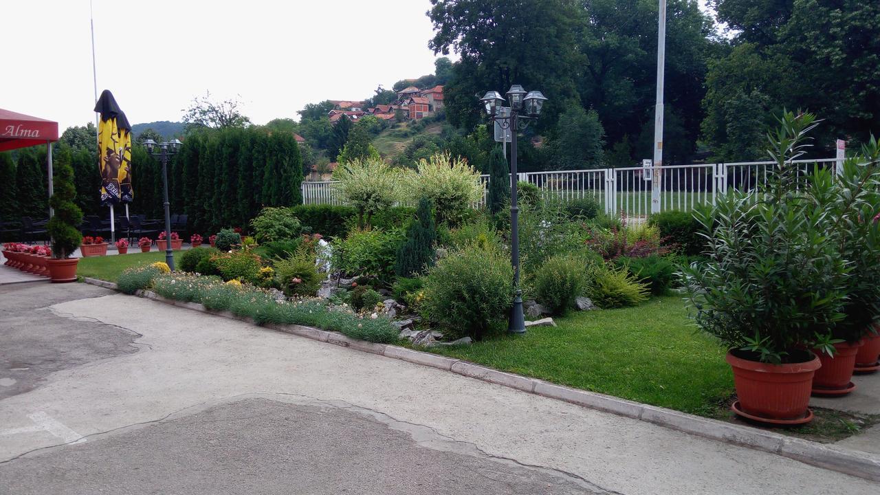 Garni Hotel Alma Pirot Esterno foto