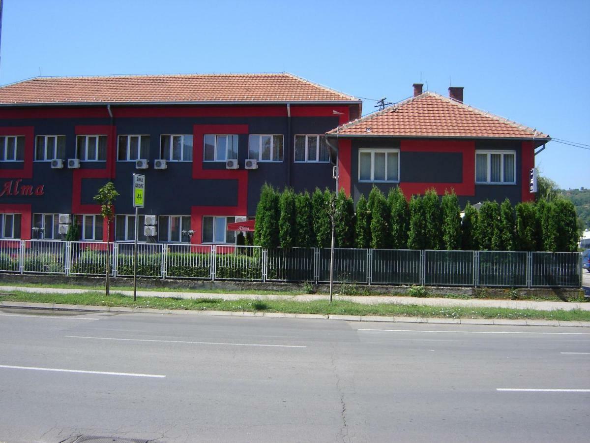 Garni Hotel Alma Pirot Esterno foto