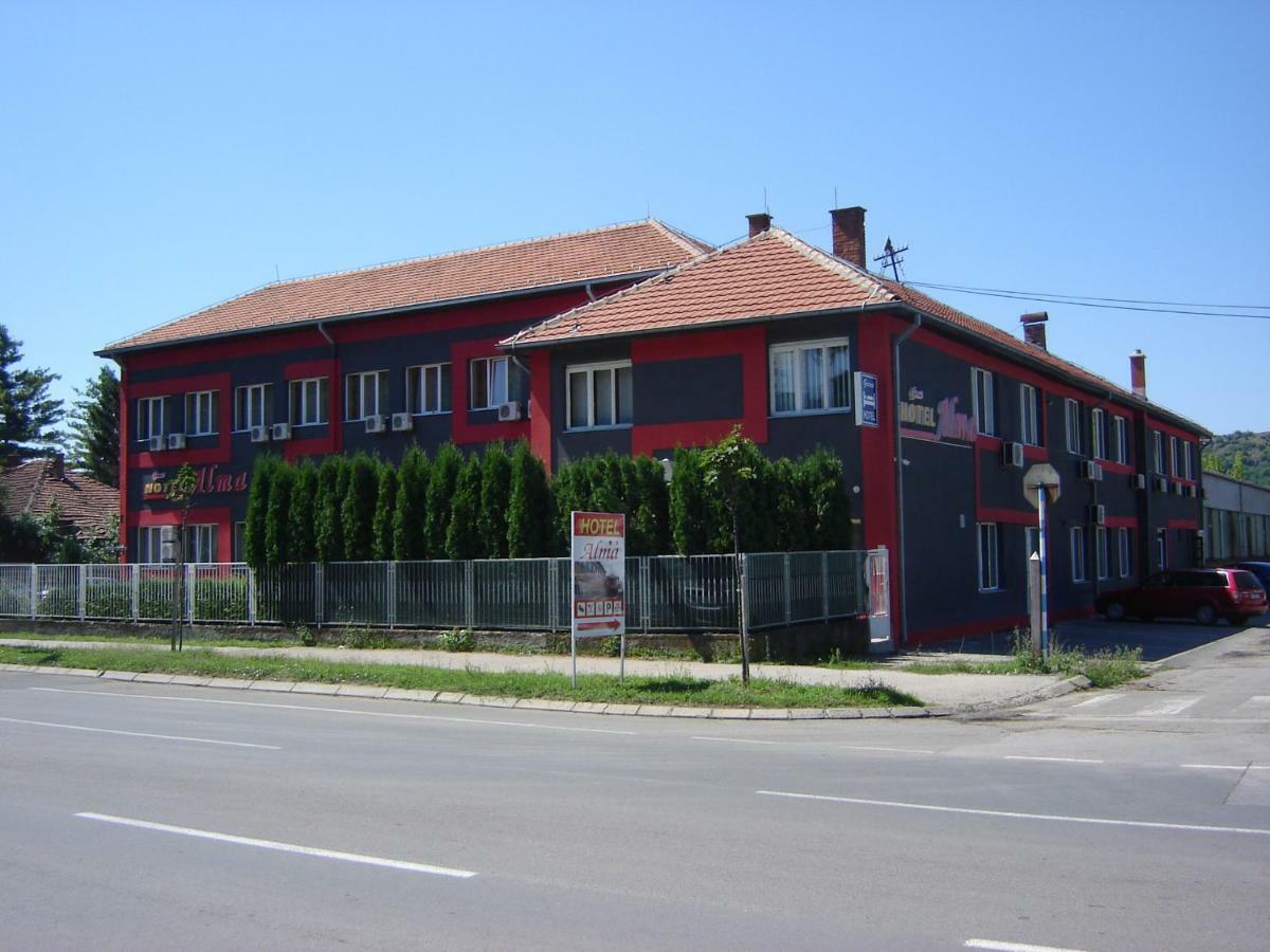 Garni Hotel Alma Pirot Esterno foto