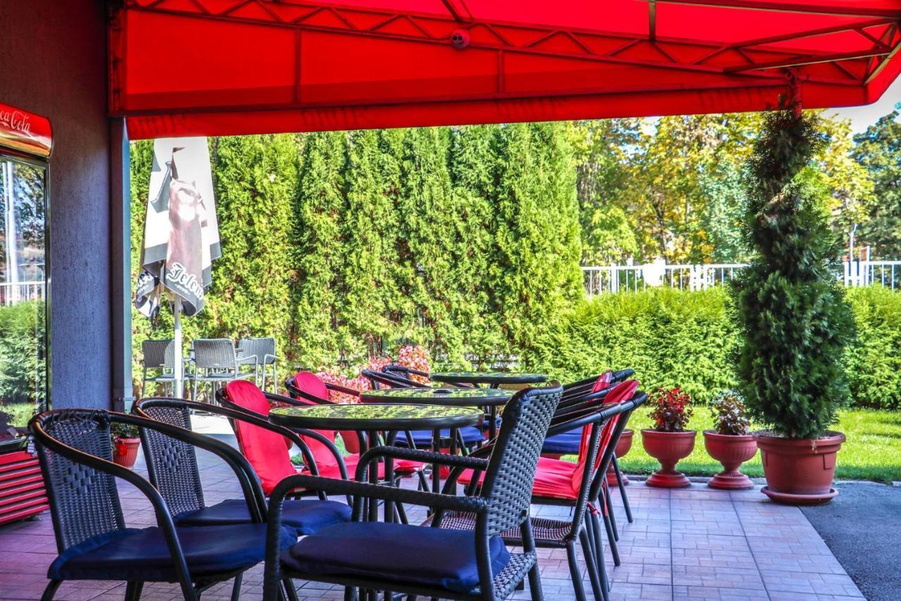 Garni Hotel Alma Pirot Esterno foto